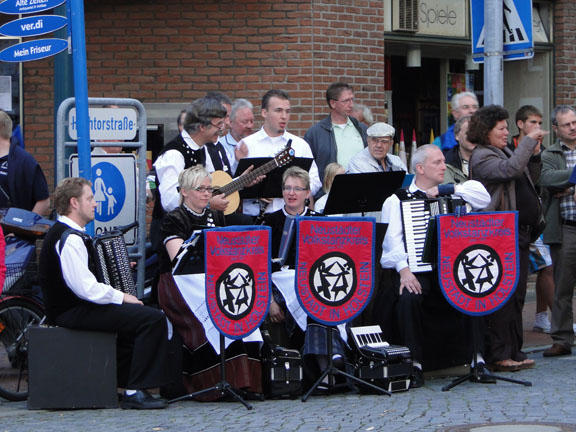 Musikgruppe beim Auftritt des NVTK